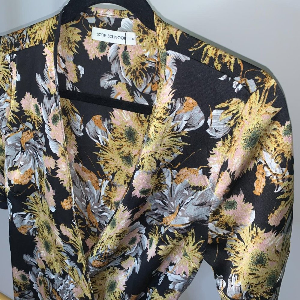 Sofie Schnoor Satin Floral Shimmery Wrap Dress Midi - Picture 3 of 4